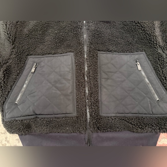 ALO Yoga Charcoal Sherpa Jacket - Picture 2 of 4